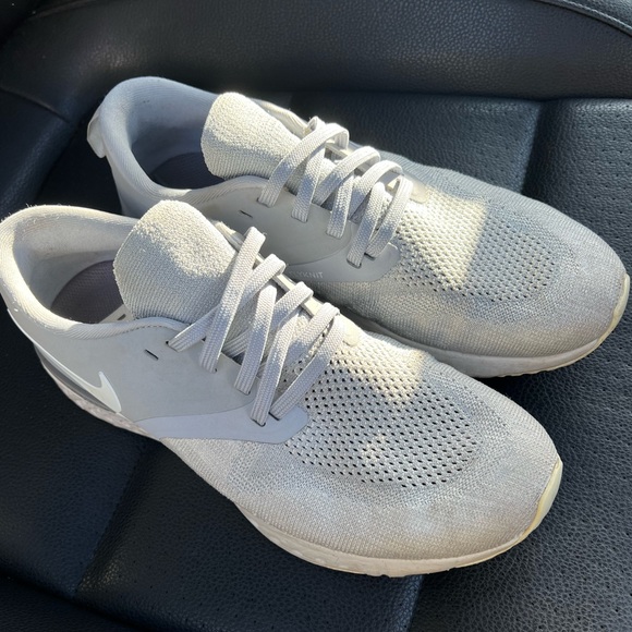 Women’s Nike odyssey react - Picture 1 of 4